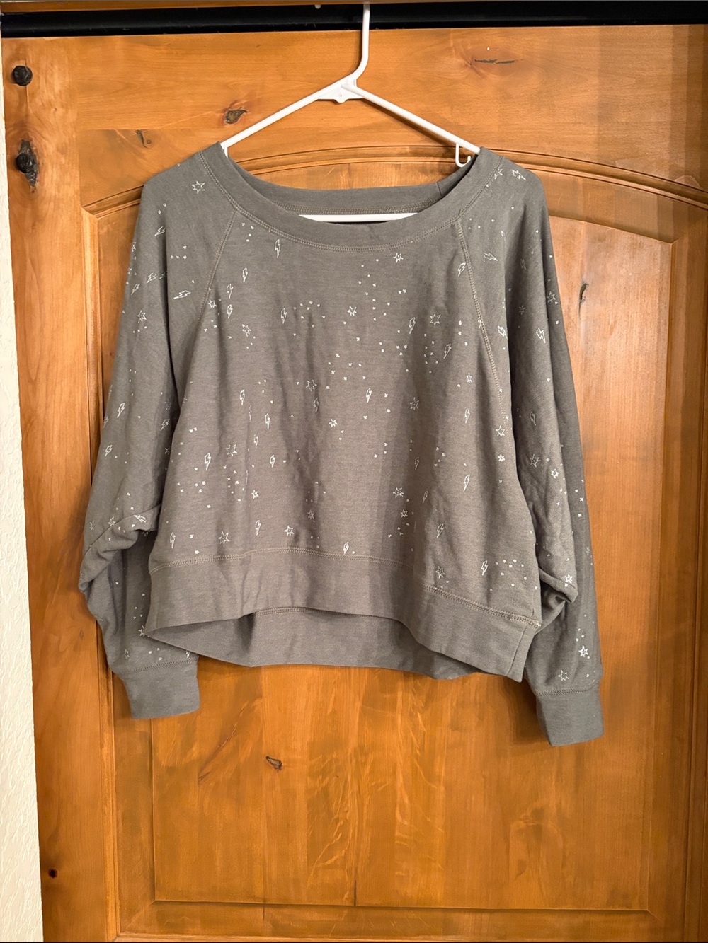 Chaser Olive Green Star-Print Cropped Sweatshirt